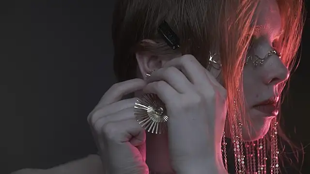 ginger hugs online show from December 2025 10:07:01 PM