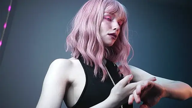 ginger hugs online show from February 2026 10:19:02 PM