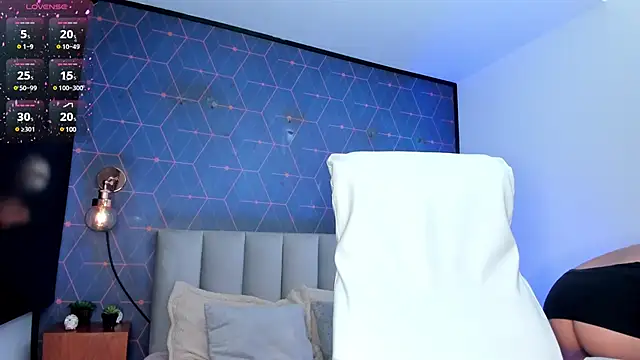 Chloe fischer  online show from January 2025 02:14:01 PM