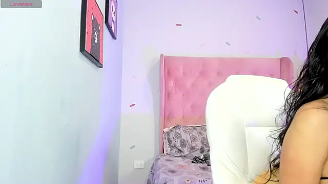 Chloe fischer  online show from February 2026 03:29:02 PM