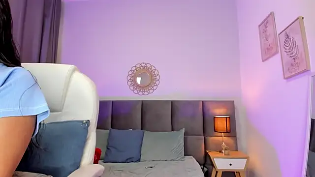 Chloe fischer  online show from February 2026 03:08:01 PM