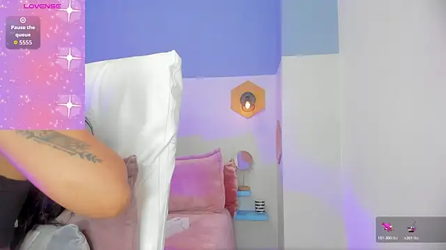 Chloe fischer  online show from May 2026 03:18:02 PM