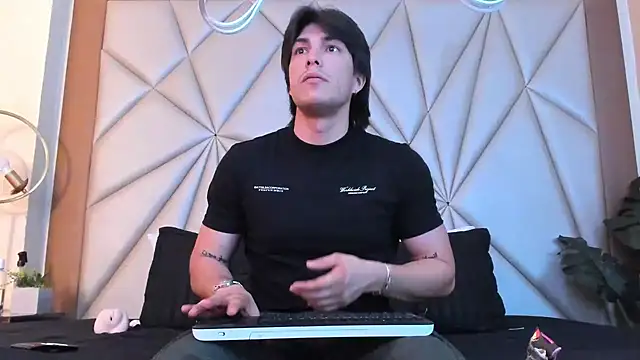 Karimferrer online show from February 2025 04:03:01 AM