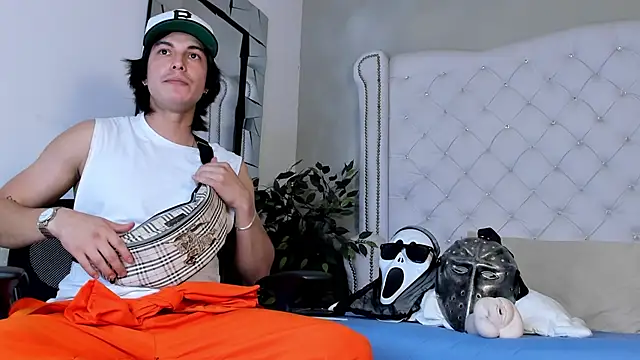 Karimferrer online show from November 2025 07:49:02 PM