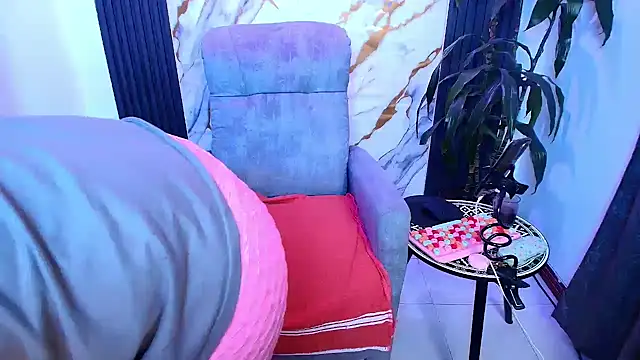 Snapshot of BrendaSex_Hot chatting on March 2026 01:21:01 AM BrendaSex Hot online show from March 2026 01:21:01 AM