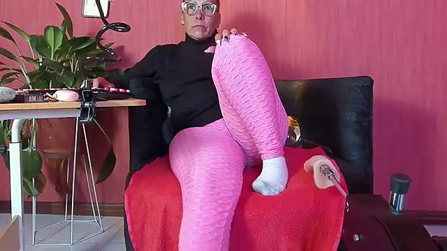 Snapshot of BrendaSex_Hot chatting on April 2026 03:32:02 PM BrendaSex Hot online show from April 2026 03:32:02 PM