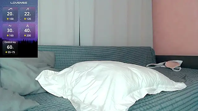 Snapshot of AlexaCruze chatting on December 2024 07:12:01 PM AlexaCruze online show from December 2024 07:12:01 PM