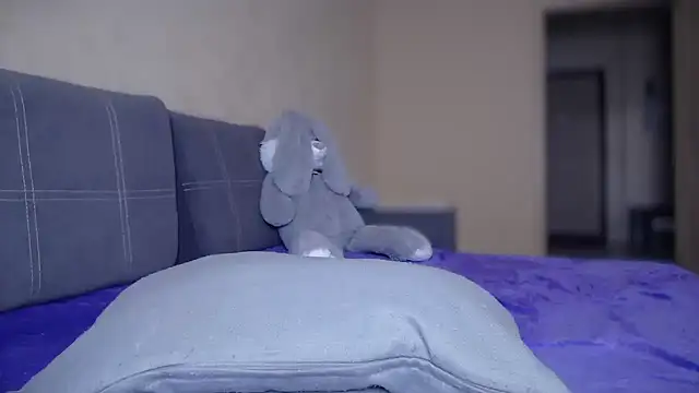 Snapshot of AlexaCruze chatting on February 2025 08:01:01 PM AlexaCruze online show from February 2025 08:01:01 PM