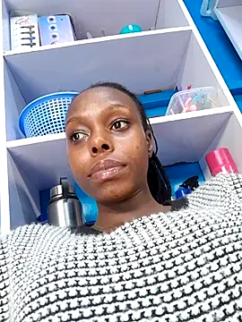 Snapshot of naughty_ebony-queen chatting on December 2025 02:13:01 PM naughty ebony-queen online show from December 2025 02:13:01 PM