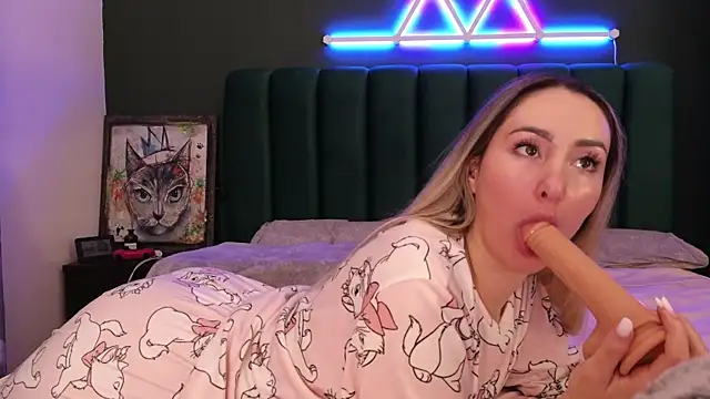 kimmie meow online show from December 2024 05:55:01 PM