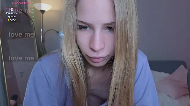 Elis Fox online show from May 2026 09:25:01 AM