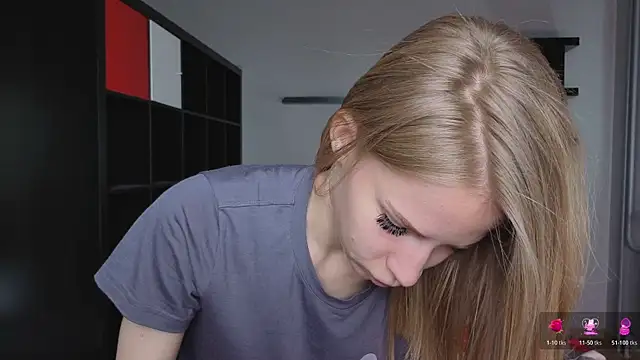 Elis Fox online show from June 2026 08:05:02 AM