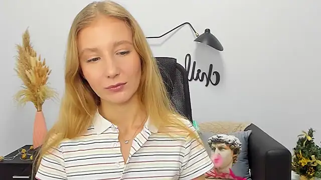 LolaWilsons online show from January 2025 01:15:01 PM