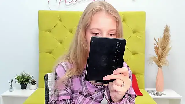 LolaWilsons online show from May 2026 06:20:01 AM