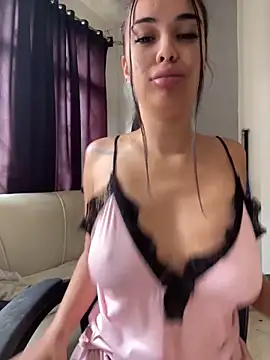 Snapshot of gabyaridi chatting on February 2025 02:24:01 PM gabyaridi online show from February 2025 02:24:01 PM