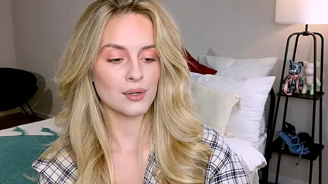 RozzitaBedberry online show from October 2025 01:45:01 PM