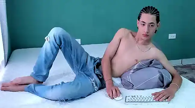 Snapshot of Chandler_ken chatting on December 2024 05:23:02 PM Chandler ken online show from December 2024 05:23:02 PM