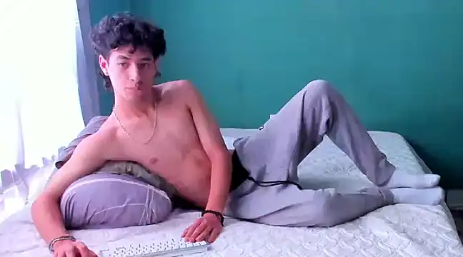 Snapshot of Chandler_ken chatting on December 2024 03:35:01 PM Chandler ken online show from December 2024 03:35:01 PM