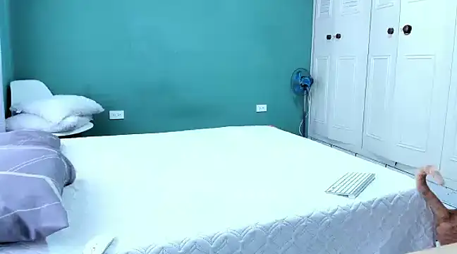 Snapshot of Chandler_ken chatting on January 2025 04:18:02 PM Chandler ken online show from January 2025 04:18:02 PM