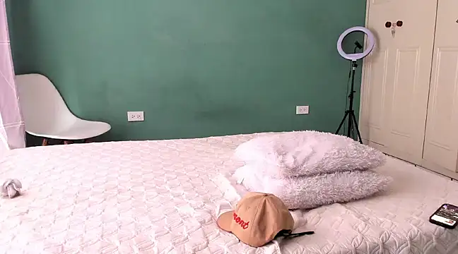 Snapshot of Chandler_ken chatting on February 2025 03:10:01 PM Chandler ken online show from February 2025 03:10:01 PM