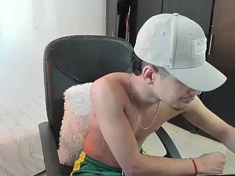 Snapshot of Chandler_ken chatting on September 2025 12:27:02 PM Chandler ken online show from September 2025 12:27:02 PM