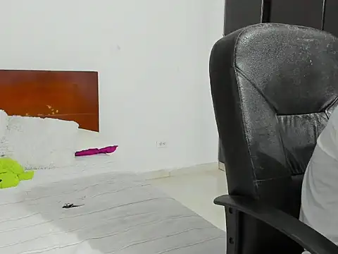 Snapshot of Chandler_ken chatting on October 2025 01:08:02 AM Chandler ken online show from October 2025 01:08:02 AM