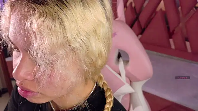 Haelycute online show from December 2025 11:19:01 AM