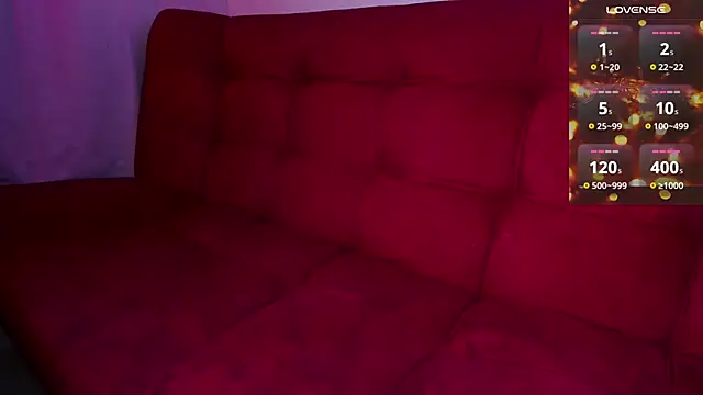 Snapshot of ohpetitemuse chatting on December 2025 08:15:02 PM ohpetitemuse online show from December 2025 08:15:02 PM