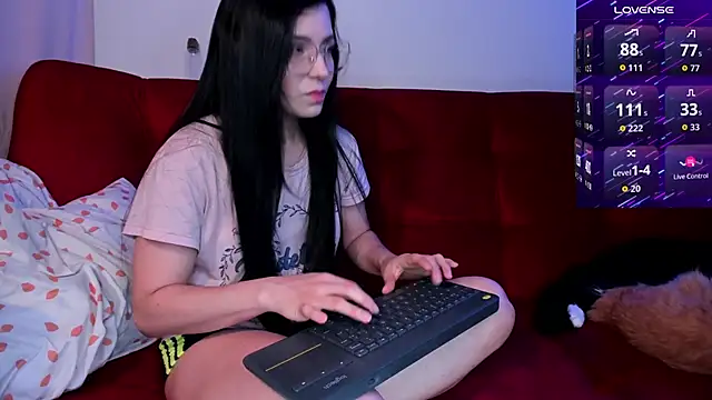 Snapshot of ohpetitemuse chatting on January 2026 07:39:02 PM ohpetitemuse online show from January 2026 07:39:02 PM