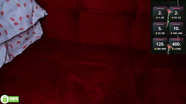 Snapshot of ohpetitemuse chatting on March 2026 04:01:01 PM ohpetitemuse online show from March 2026 04:01:01 PM