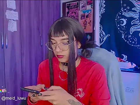 melissahowl online show from November 2025 02:40:02 PM