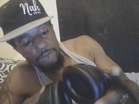 Snapshot of DreamvilleINC chatting on September 2025 02:05:02 AM DreamvilleINC online show from September 2025 02:05:02 AM