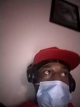 Snapshot of DreamvilleINC chatting on April 2026 02:55:02 PM DreamvilleINC online show from April 2026 02:55:02 PM