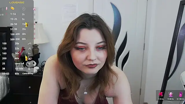 Snapshot of pretty_little_thing chatting on April 2026 04:19:02 PM pretty little thing online show from April 2026 04:19:02 PM