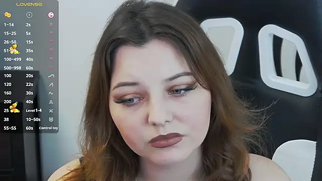 Snapshot of pretty_little_thing chatting on April 2026 07:11:01 PM pretty little thing online show from April 2026 07:11:01 PM