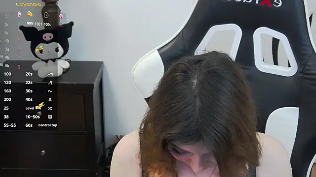 Snapshot of pretty_little_thing chatting on April 2026 05:11:01 PM pretty little thing online show from April 2026 05:11:01 PM
