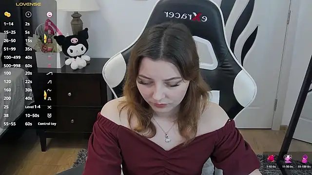 Snapshot of pretty_little_thing chatting on May 2026 06:04:01 PM pretty little thing online show from May 2026 06:04:01 PM