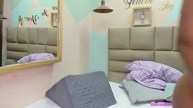 Snapshot of lilybaudyn_ chatting on March 2025 07:51:01 AM lilybaudyn online show from March 2025 07:51:01 AM