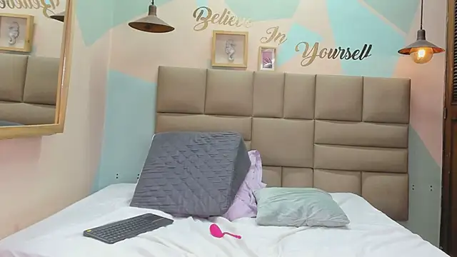 Snapshot of lilybaudyn_ chatting on March 2025 05:11:02 AM lilybaudyn online show from March 2025 05:11:02 AM