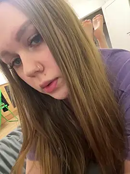 Snapshot of Marylallka5 chatting on March 2026 04:47:01 AM Marylallka5 online show from March 2026 04:47:01 AM