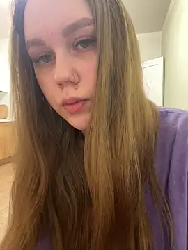 Snapshot of Marylallka5 chatting on March 2026 05:02:01 AM Marylallka5 online show from March 2026 05:02:01 AM