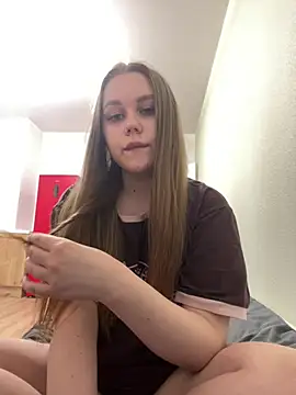 Snapshot of Marylallka5 chatting on April 2026 02:03:02 PM Marylallka5 online show from April 2026 02:03:02 PM