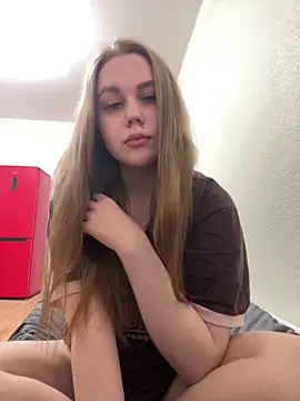 Snapshot of Marylallka5 chatting on April 2026 02:03:01 PM Marylallka5 online show from April 2026 02:03:01 PM