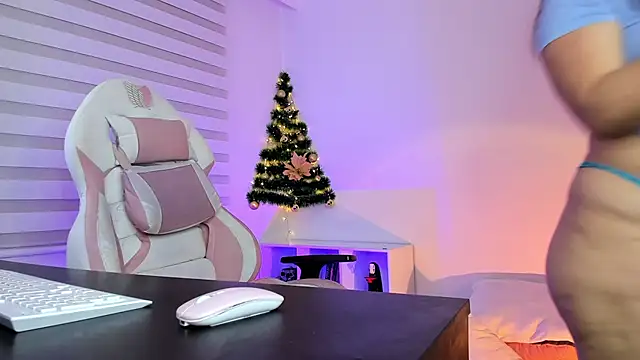 Snapshot of Gaby_Miller22 chatting on December 2024 12:23:01 AM Gaby Miller22 online show from December 2024 12:23:01 AM