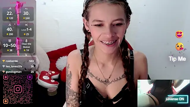 sweetlittlelisa online show from December 2024 09:45:01 PM