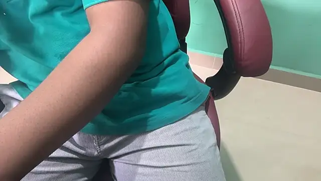 Snapshot of telugu_boy_ chatting on December 2024 06:36:01 AM telugu boy online show from December 2024 06:36:01 AM