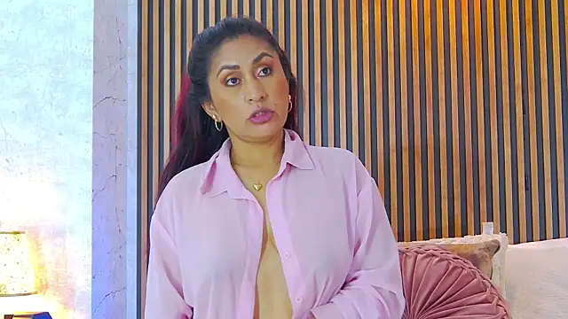 MonicaMoret online show from October 2025 12:57:02 PM