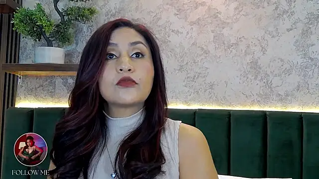 MonicaMoret online show from May 2026 12:33:01 PM