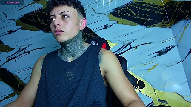 Kevin22 222 online show from March 2025 10:32:02 PM