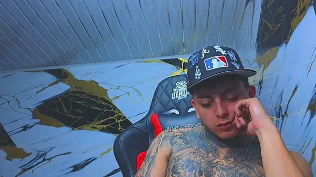 Kevin22 222 online show from November 2025 05:09:02 AM